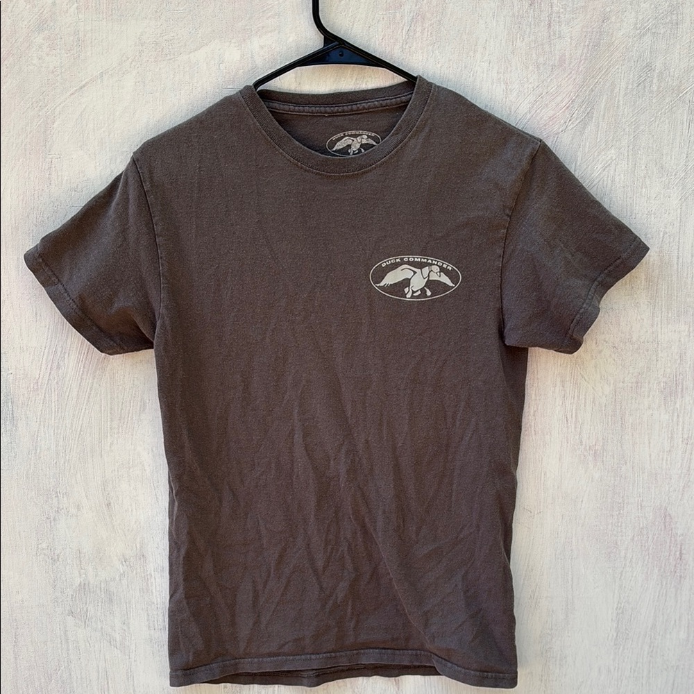 Men's small Brown Graphic T-Shirt duck commander